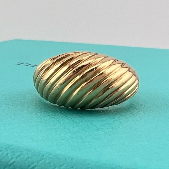 Tiffany & Co. Vintage Croissant Dome Ring 14k Yellow Gold - Picture 3 of 6